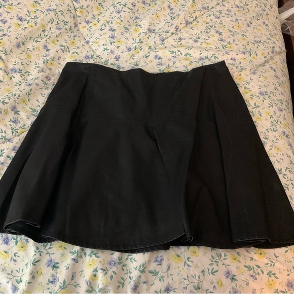 FREE PEOPLE NEW Black Vegan Leather Flare Skirt, Back Zip, Size 8 - Picture 2 of 14